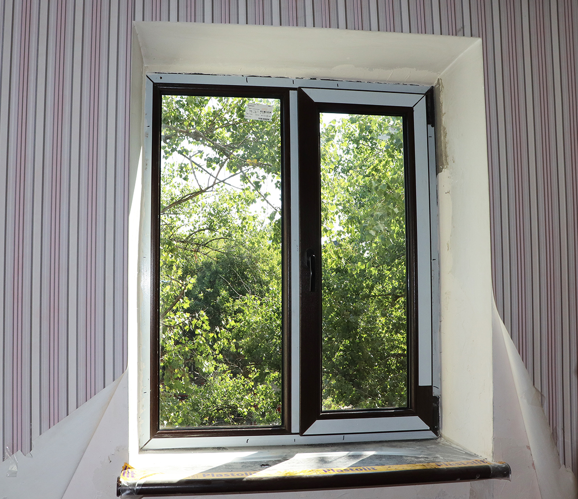 Болотное окно. Болотный дуб окна. Болотный дуб окна века. Пластиковые окна болотный дуб.
